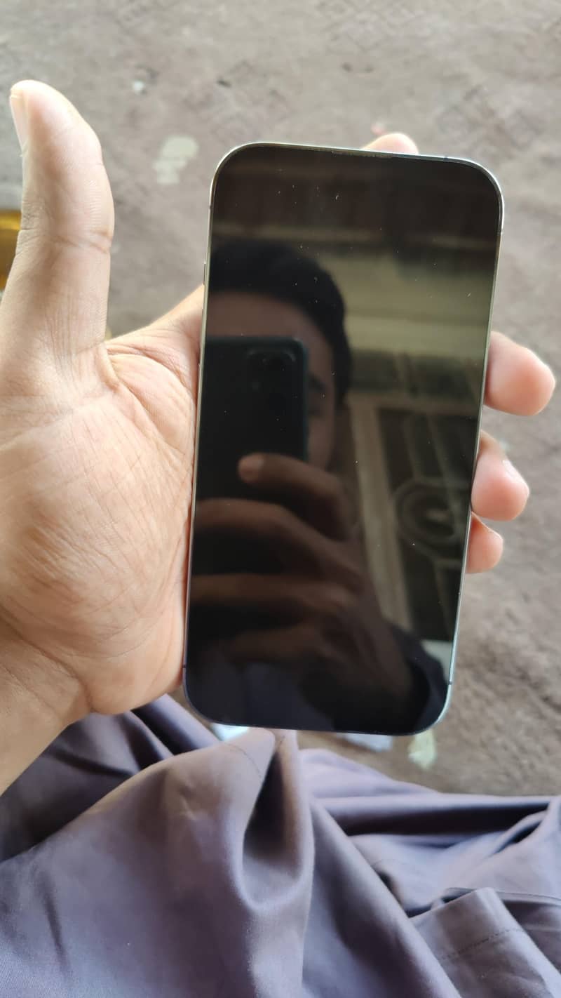 Apple iPhone 14 Pro 2