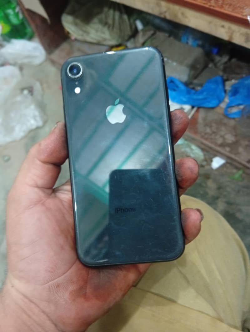 Apple iPhone XR 1