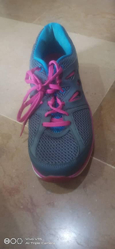 Nike sports shoes