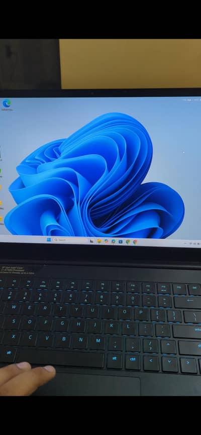 Razer blade 15 mid 2019 model [RTX 2060 90w gpu]]