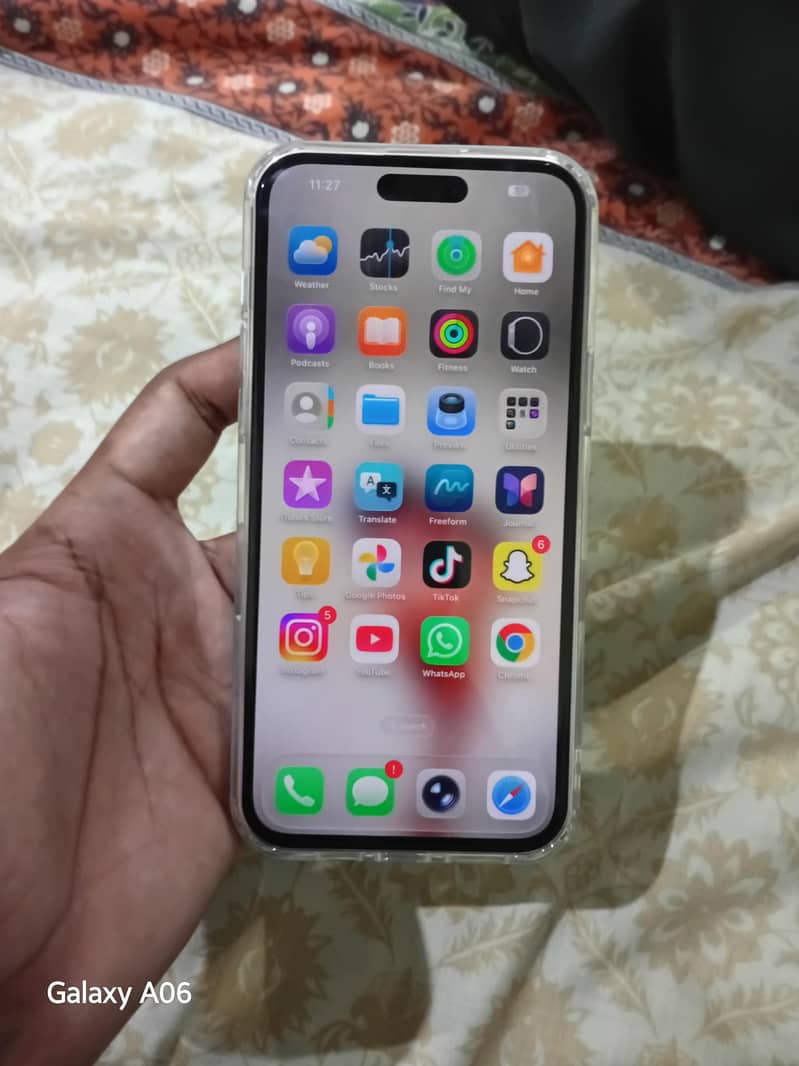Apple iPhone 15 plus 0