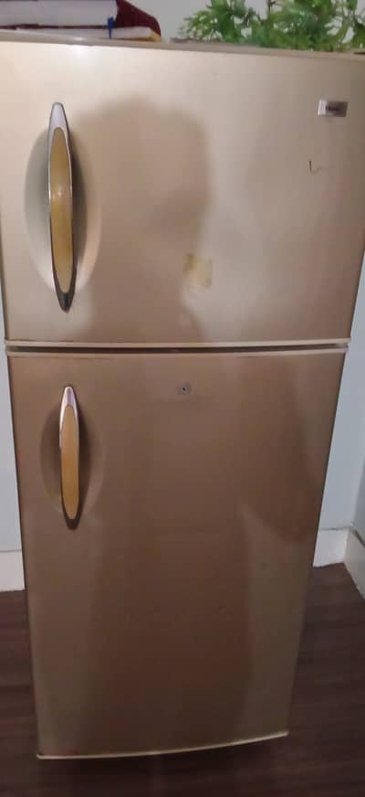 5 FEET HIAR REFRIGERATOR USED