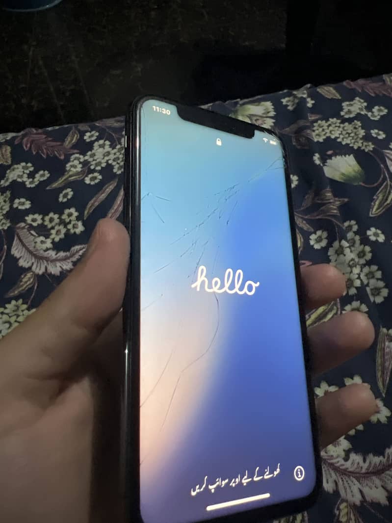 Apple iPhone Xs 0