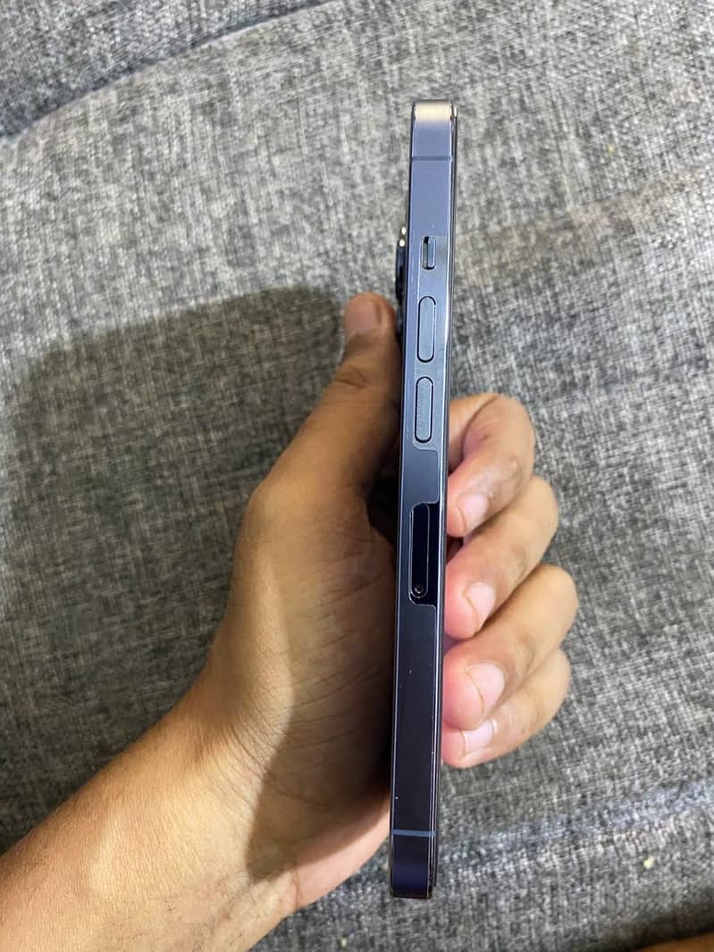 Apple iPhone 13 Pro 2