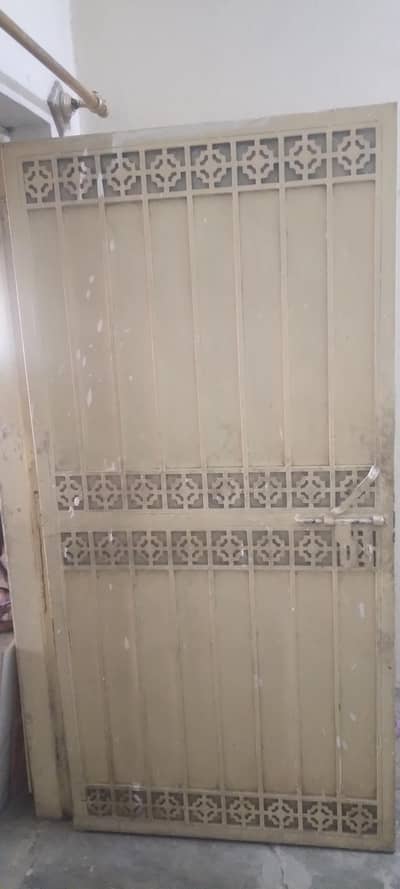 i am selling i door