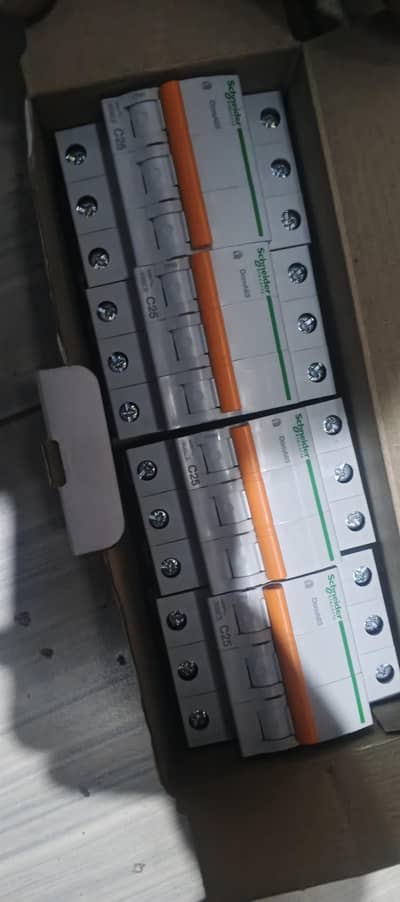 schneider original 3 poll barker