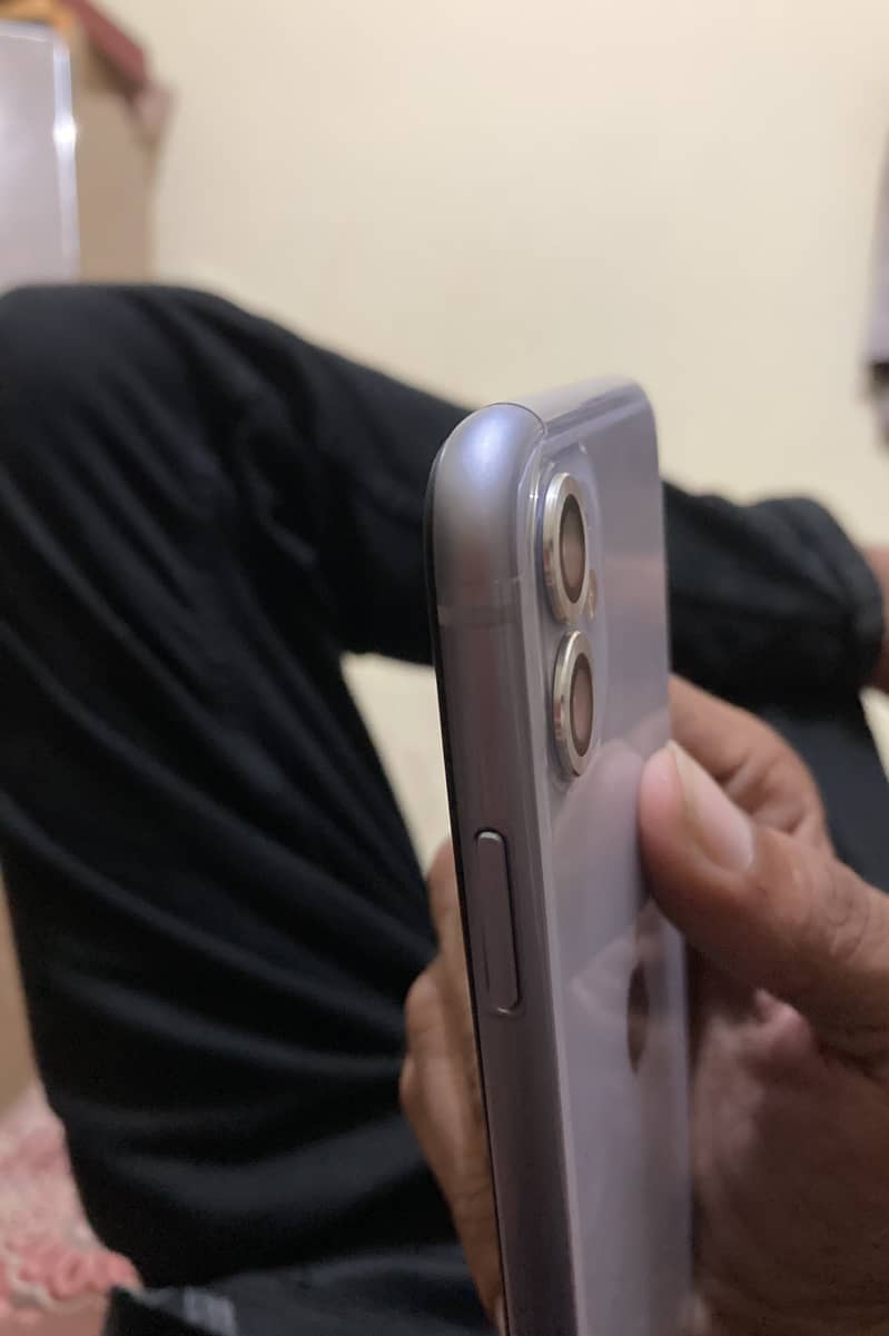 Apple iPhone 11 5