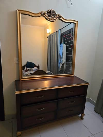 dressing table