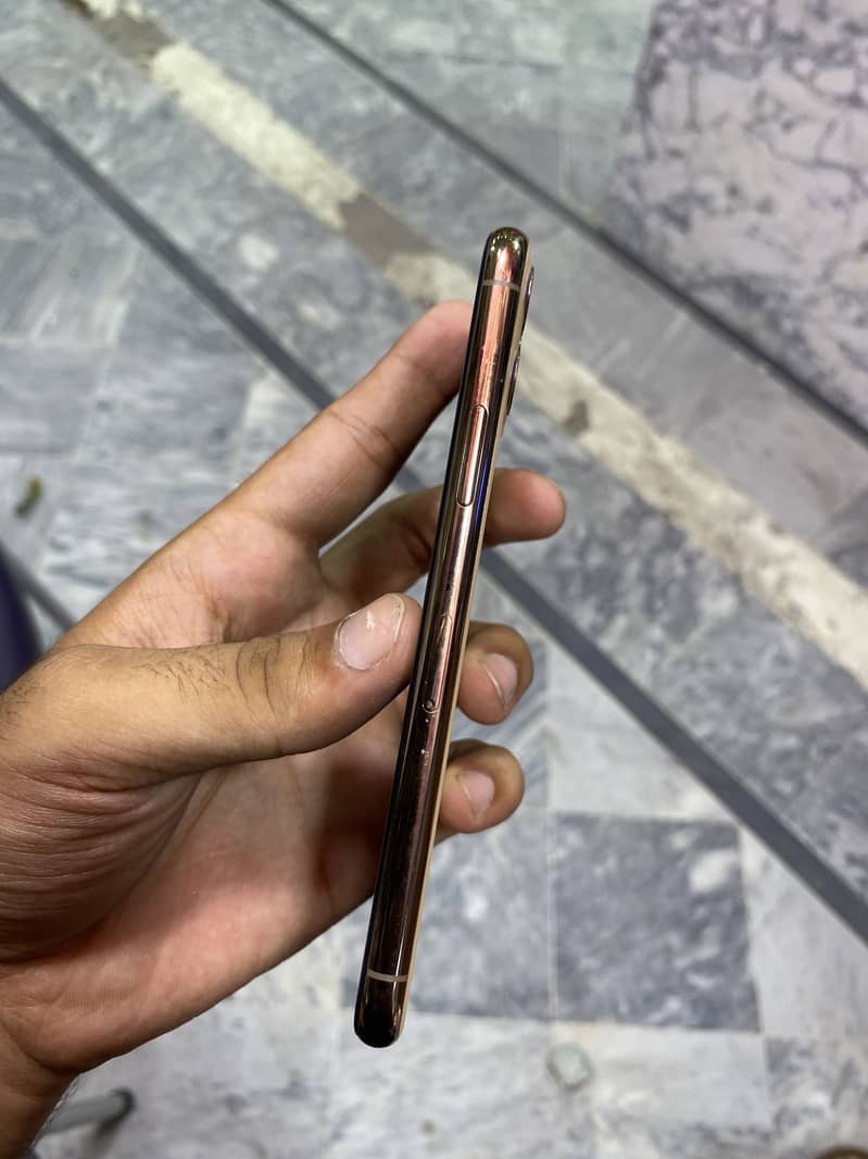 Apple iPhone 11 Pro 2