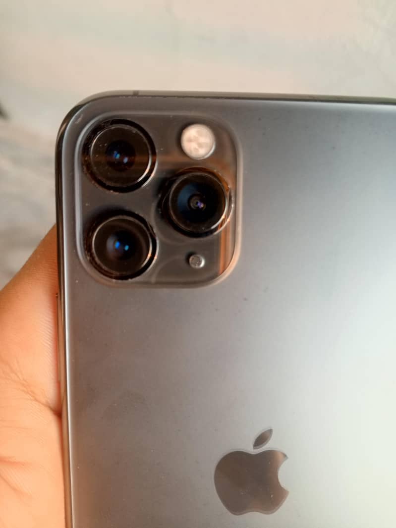 Apple iPhone 11 Pro 1