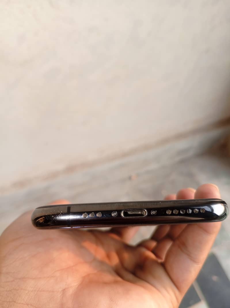 Apple iPhone 11 Pro 6