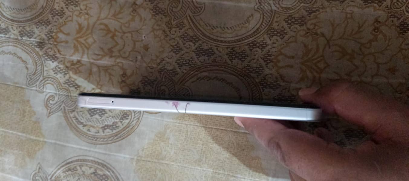OPPO A6 4