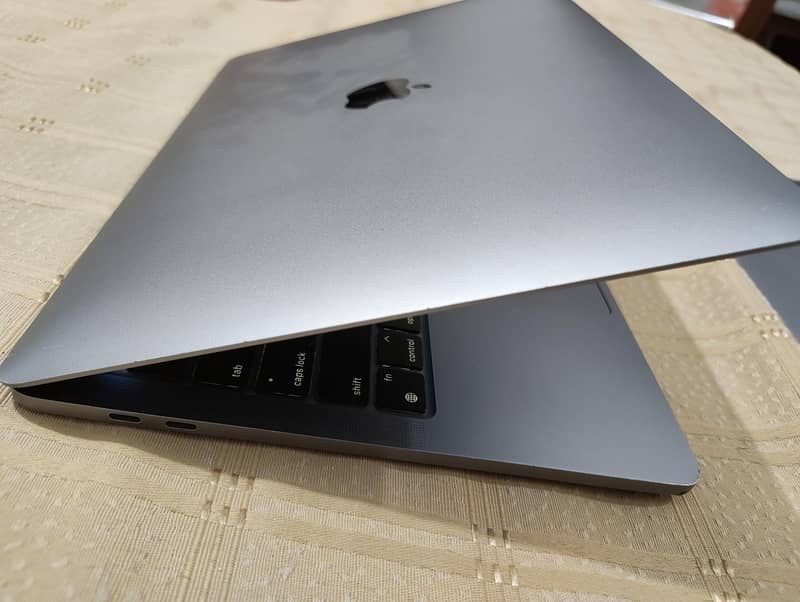Macbook Pro M2 2