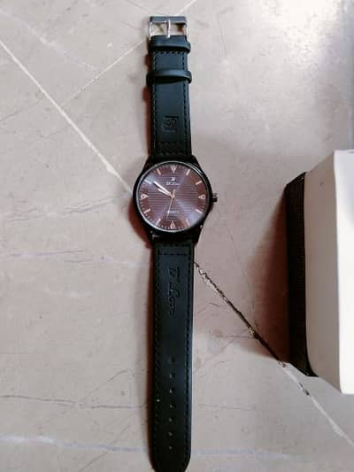Premium Men’s Wrist Watch – Excellent Condition