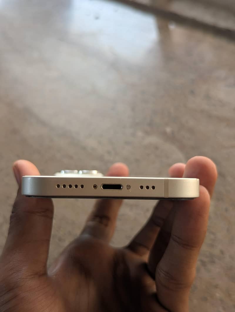 Apple iPhone 13 2