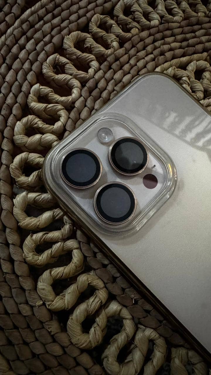 Apple iPhone 16 Pro Max 6