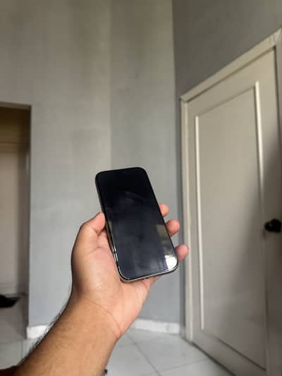 Apple iPhone 16 Pro