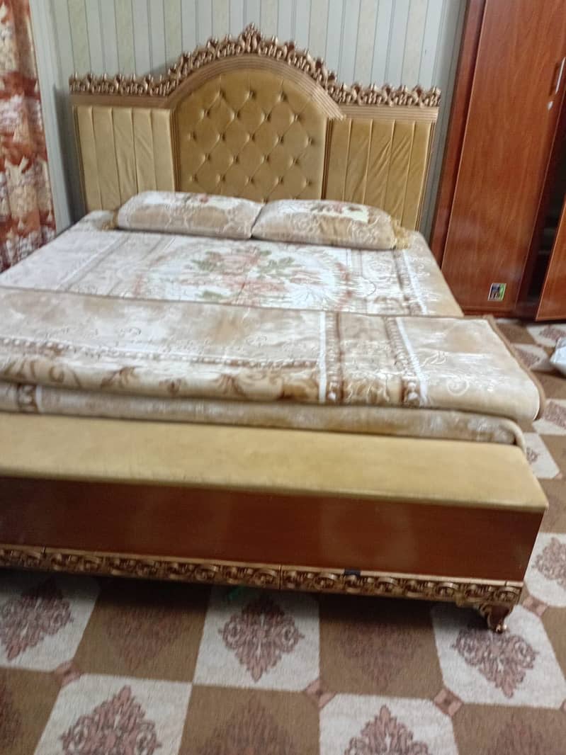 Complete bed set 0