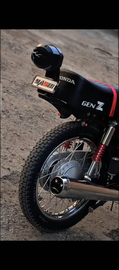 Honda CG 125 s black golden edition