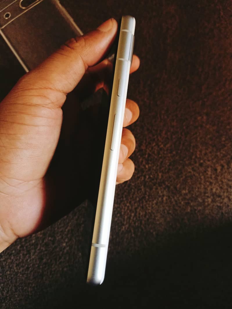 Google Pixel 7a 4