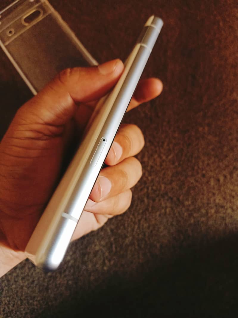 Google Pixel 7a 5