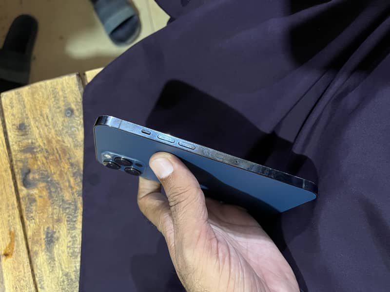 Apple iPhone 12 Pro Max 3