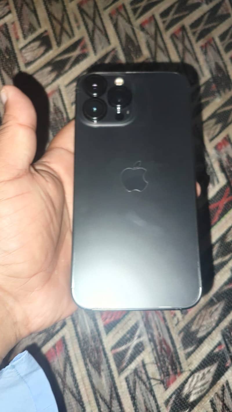 Apple iPhone 13 Pro Max 4
