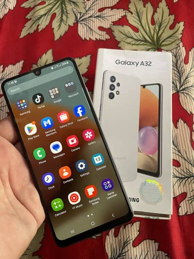 SAMSUNG A32 (6/128) with box. READ ADD
