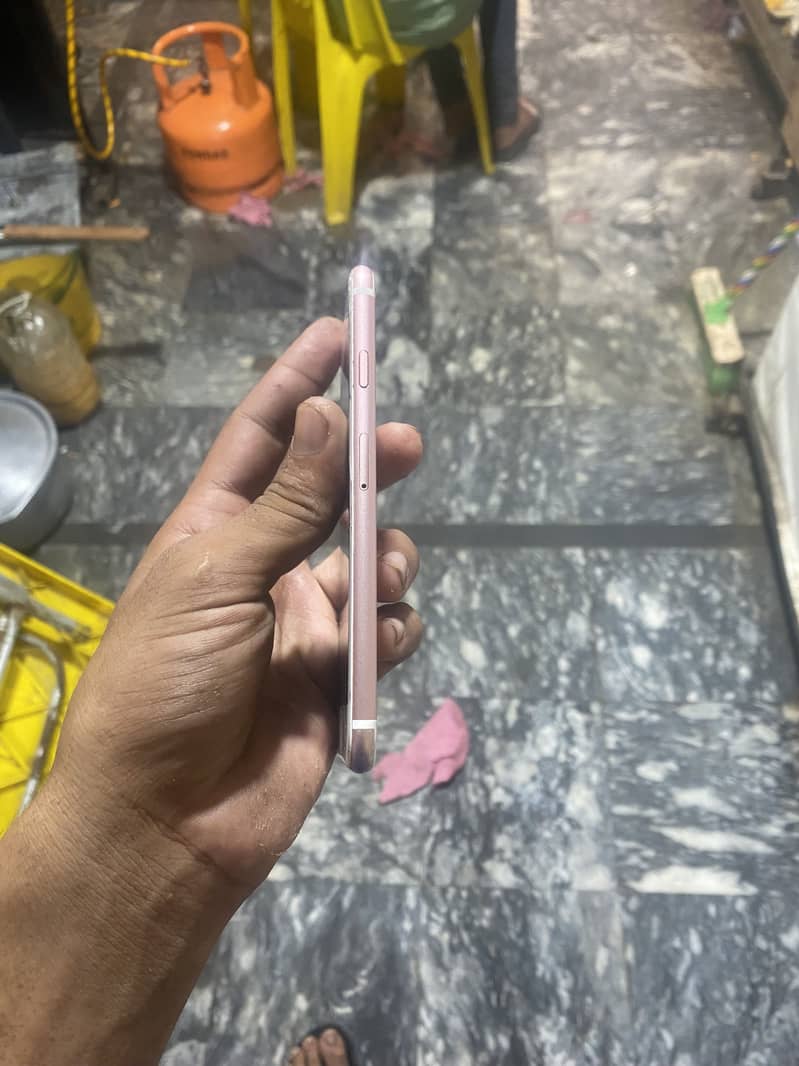 Apple iPhone 6S 3