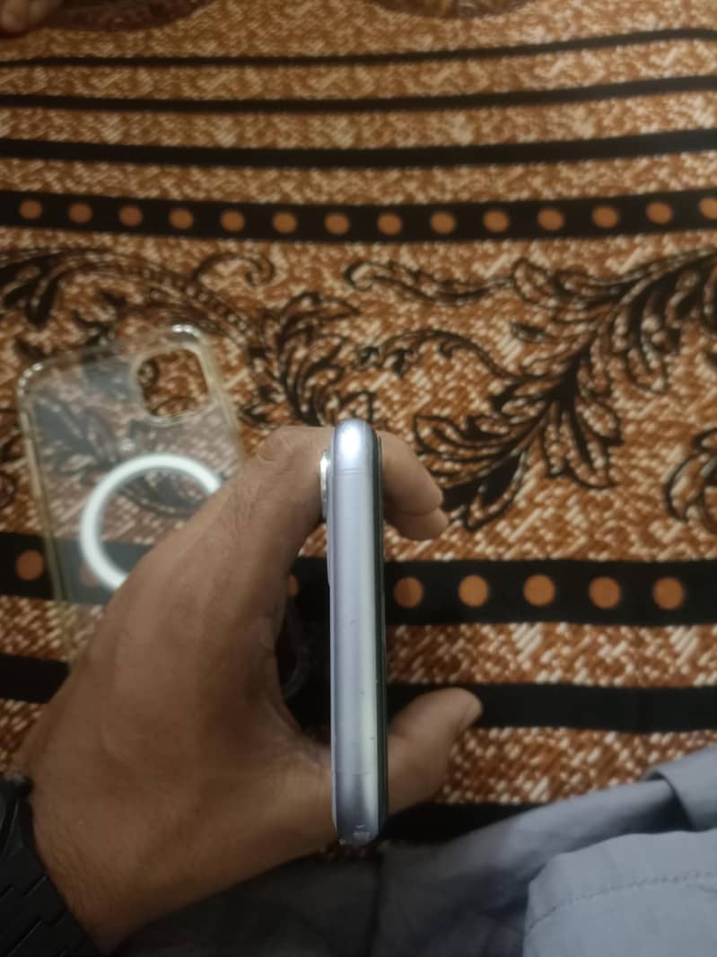 Apple iPhone 11 5