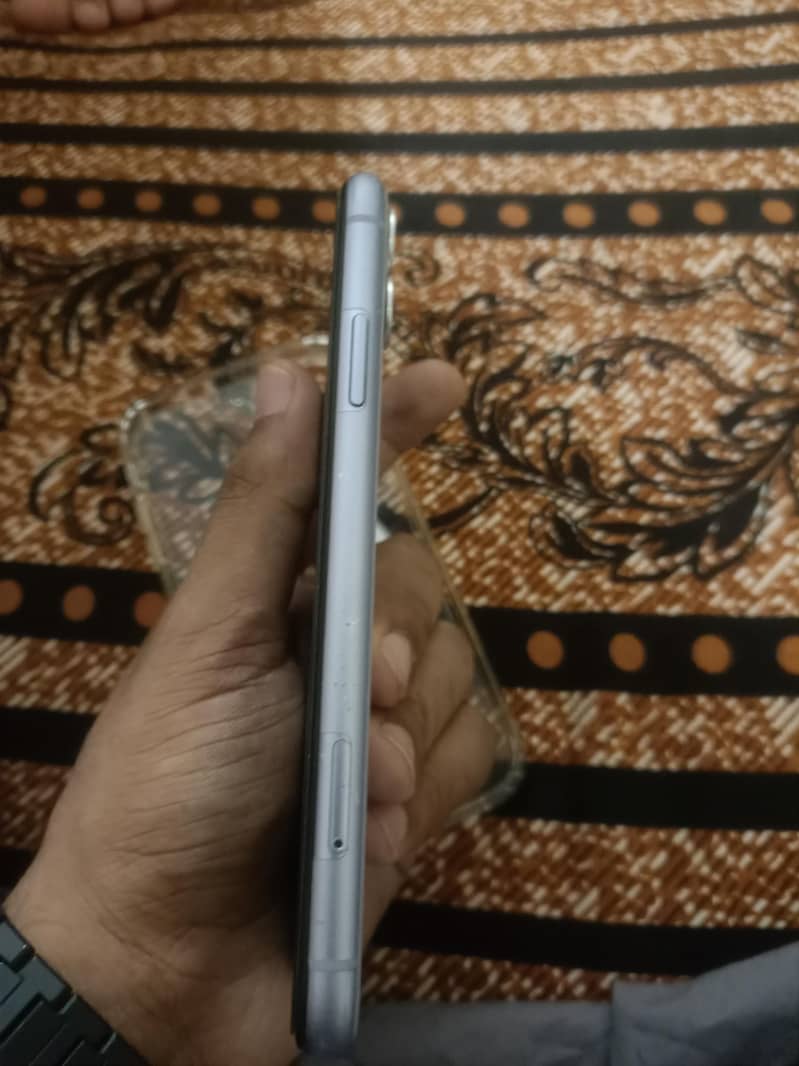 Apple iPhone 11 6