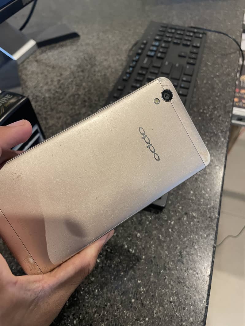 OPPO A37 2