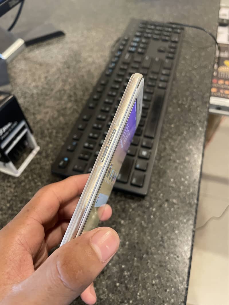 OPPO A37 4
