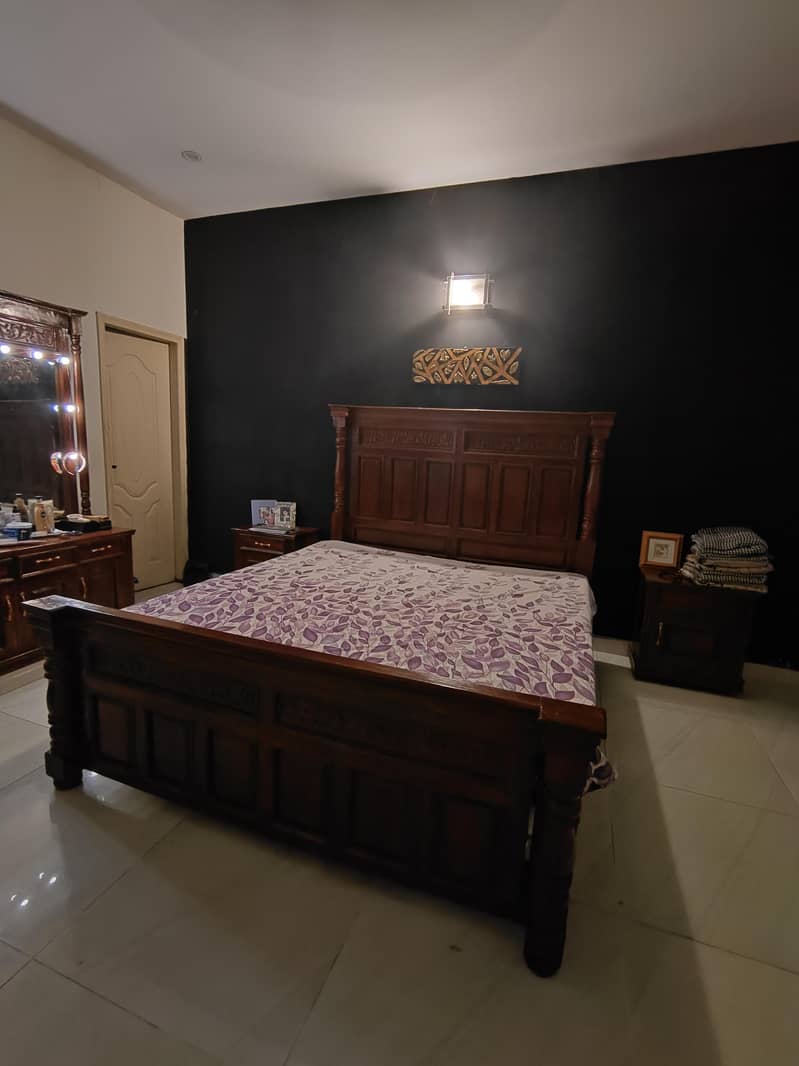 Solid wooden bed set 2