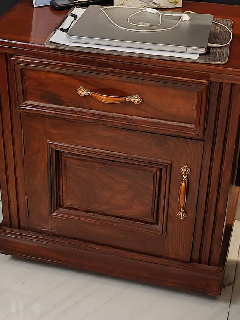 Solid wooden bed set 3