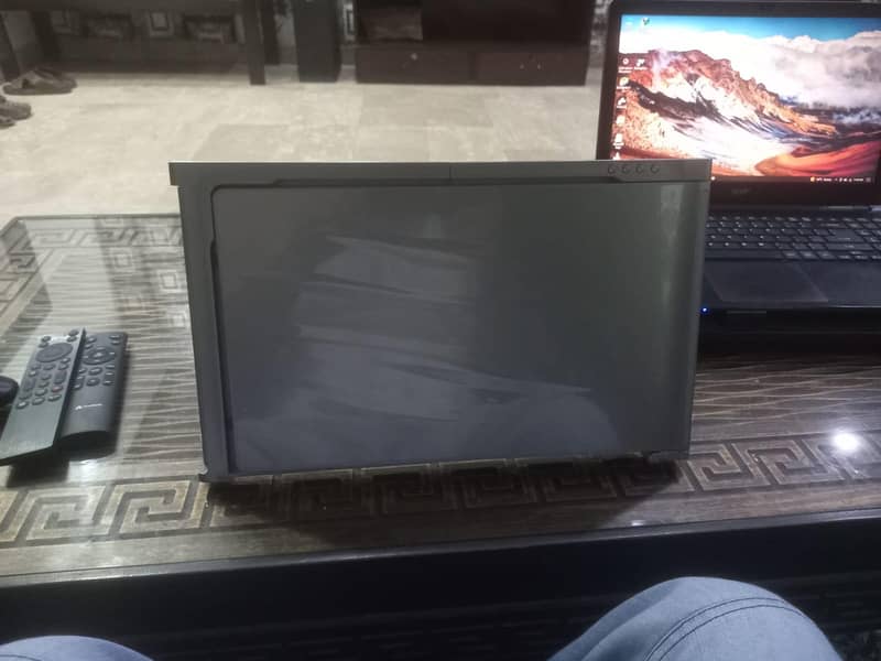 dual external screen 6