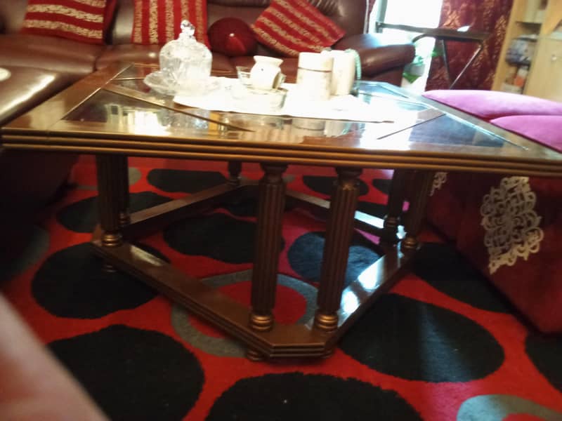 golden central table 0
