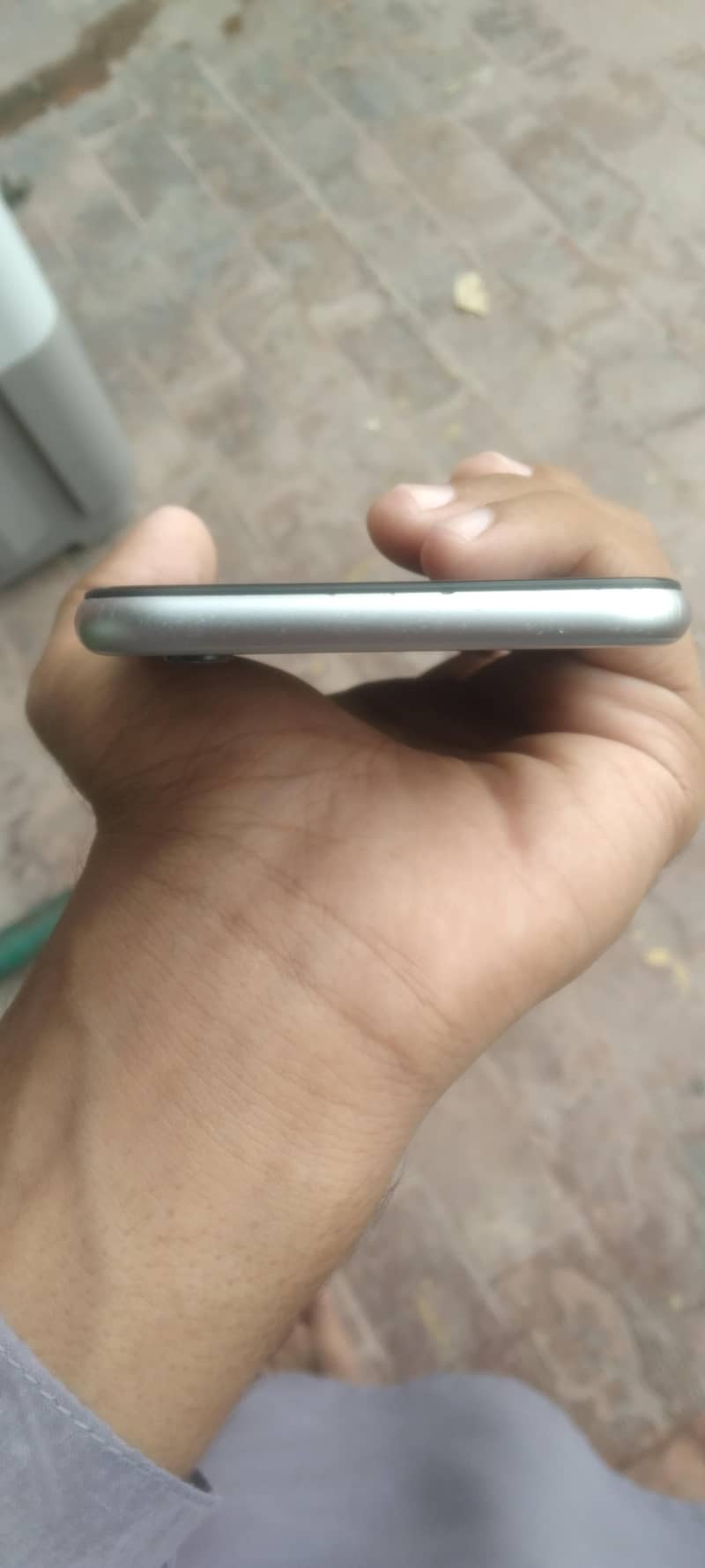 Apple iPhone 6S 4