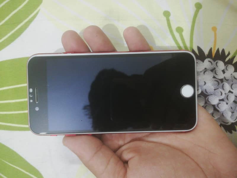 Apple iPhone 8 1