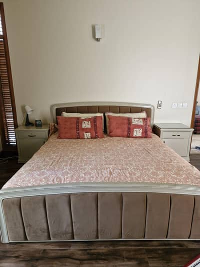 deco bed set with dressing table and side table  and sitting chair