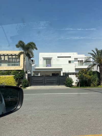 10 marla plot for sale in lake city lahore