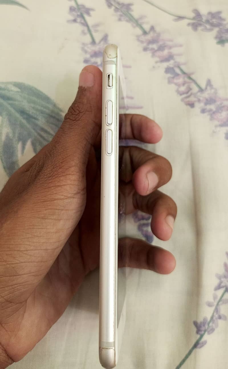 Apple iPhone 8 6