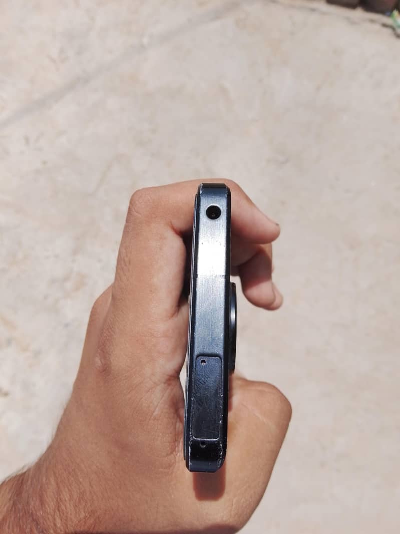 Sharp Aquos R7 pro 12.256 1