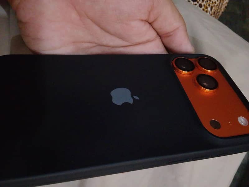 Apple iPhone 17 Pro Max 2
