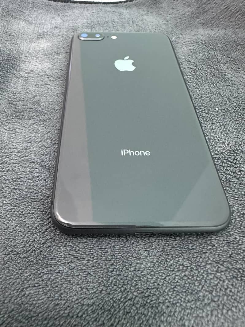 Apple iPhone 8 Plus 0