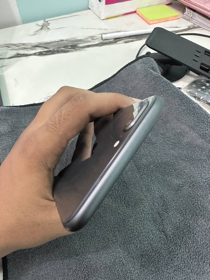 Apple iPhone 8 Plus 3