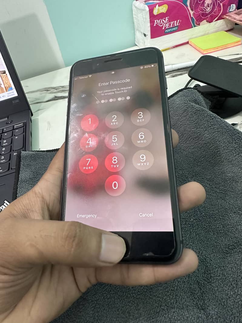 Apple iPhone 8 Plus 8
