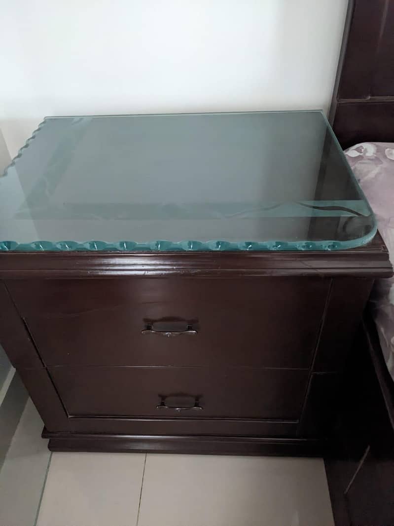Bed side drawers and Dressing table 2