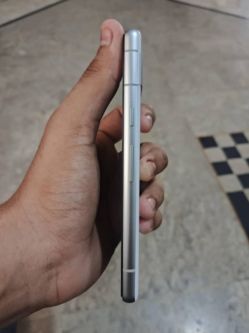 Google Pixel 7a 2