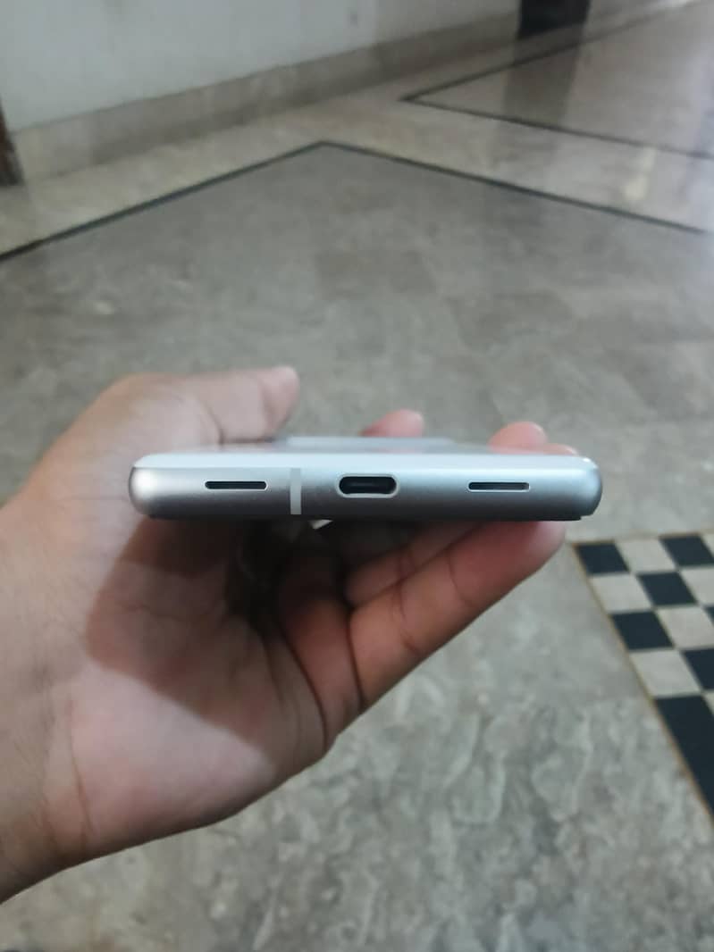Google Pixel 7a 4
